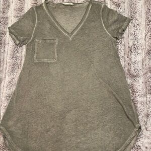 Peach Love California rustic Gray V-Neck Short Sleeve Top